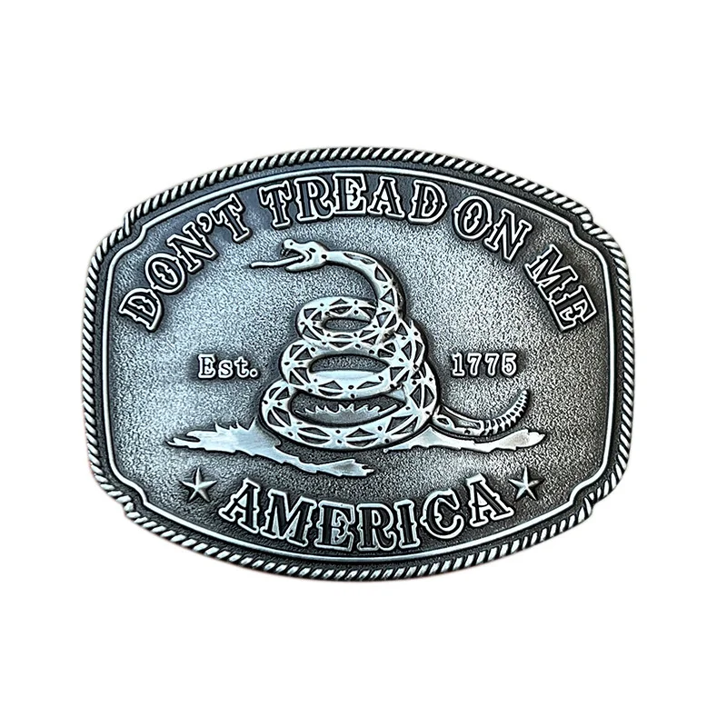 

Не образец на пряжке из змеиной кожи в западном стиле.