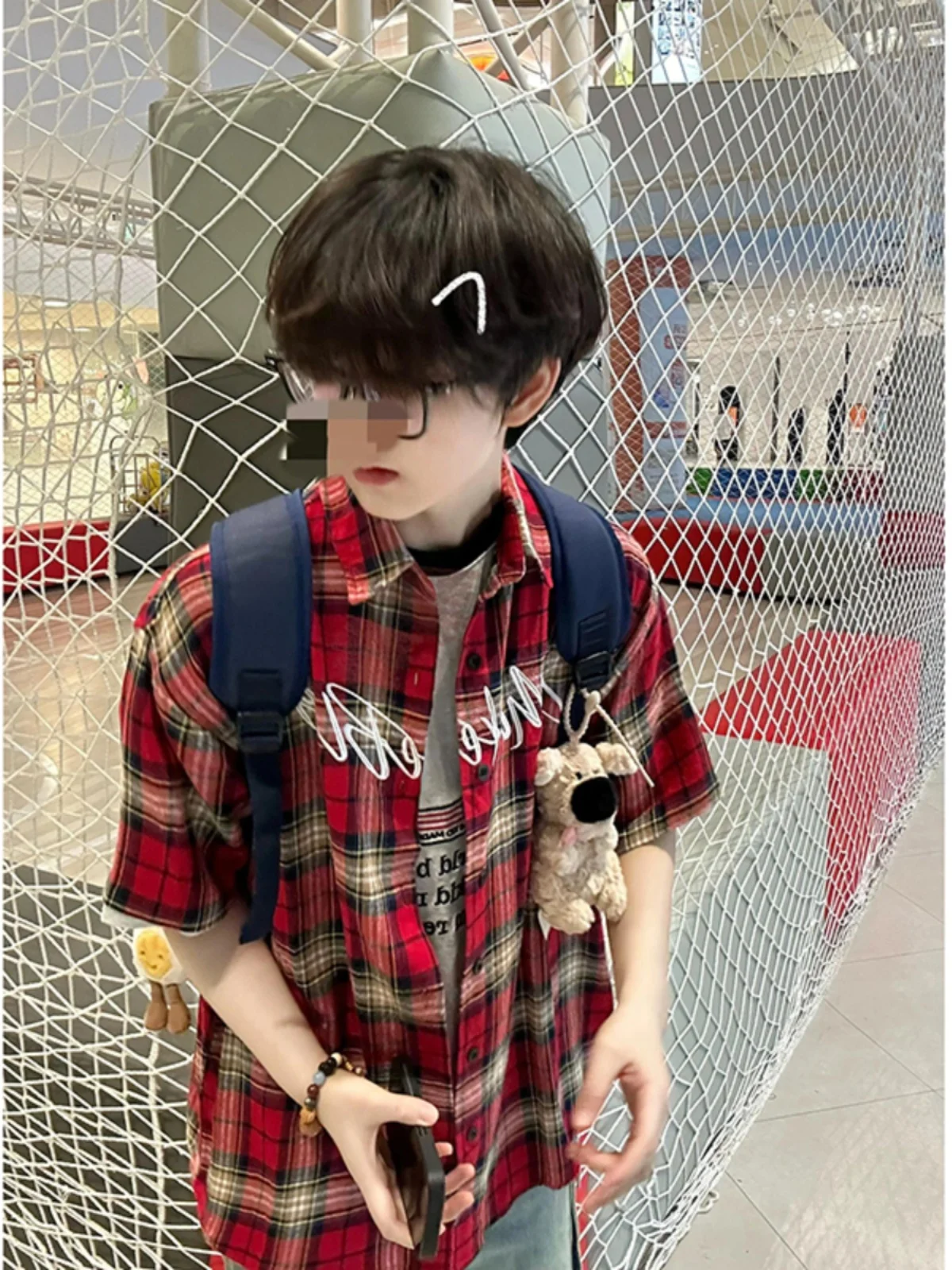 

Красная клетчатая повседневная рубашка с коротким рукавом для мужчин, лето 2024, модная, свободного кроя, молодежная, из полиэфирного волокна, с длинным рукавом, стильная