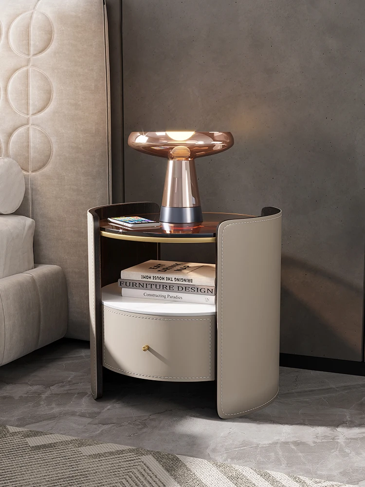 The product can be customized. Bedside table, saddle leather bedroom, high-end Italian furniture, small cabinet, brown