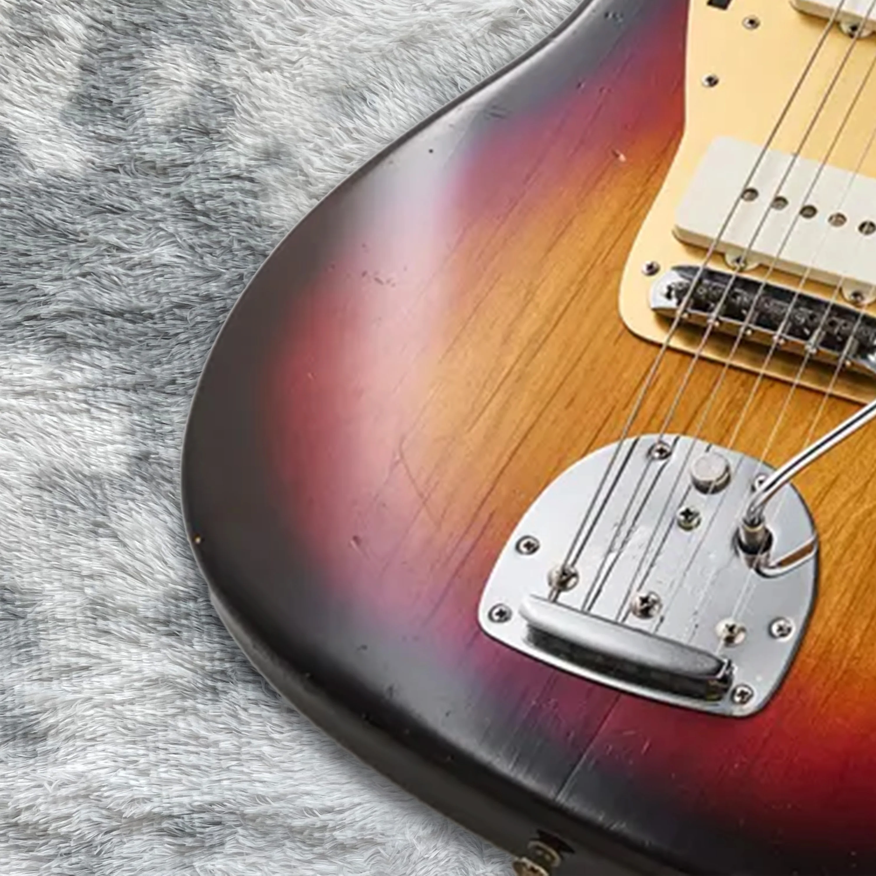 Vintage 1959 Relic Electric Guitar, Black Sunburst with Gold Anodized Pickguard & Slim C-Shape Neck Customizable