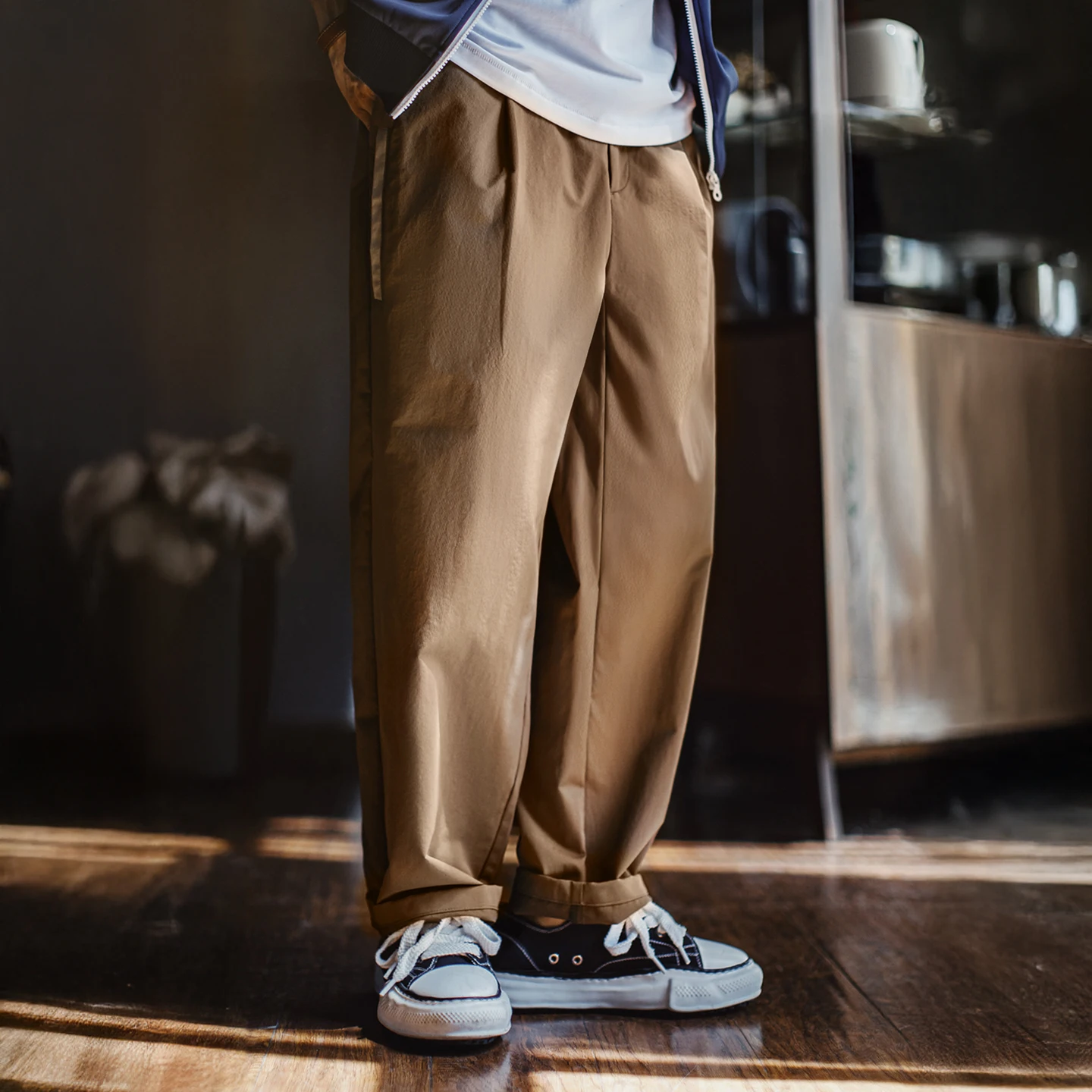 Maden Men Vintage Khaki Casual Pants Lightweight Tapered Long Pants Elastic Waist Wrinkle-Resistant Trousers for Fall Commuting