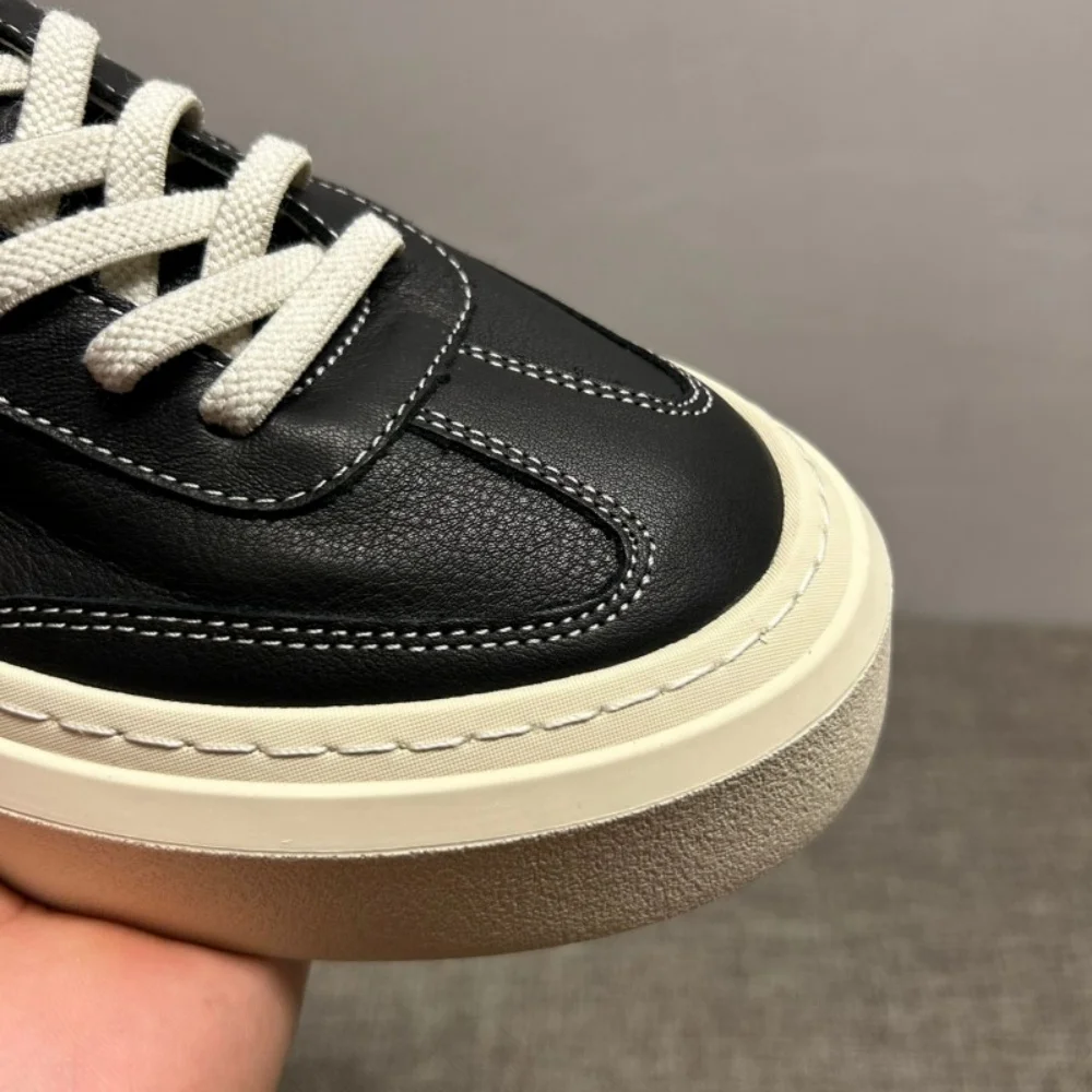 أحذية رياضية بيضاء من الجلد للرجال طراز جديد النسخة الكورية متعددة الاستخدامات كاجوال خفيفة قابلة للتنفس أحذية رجالية سوداء #2