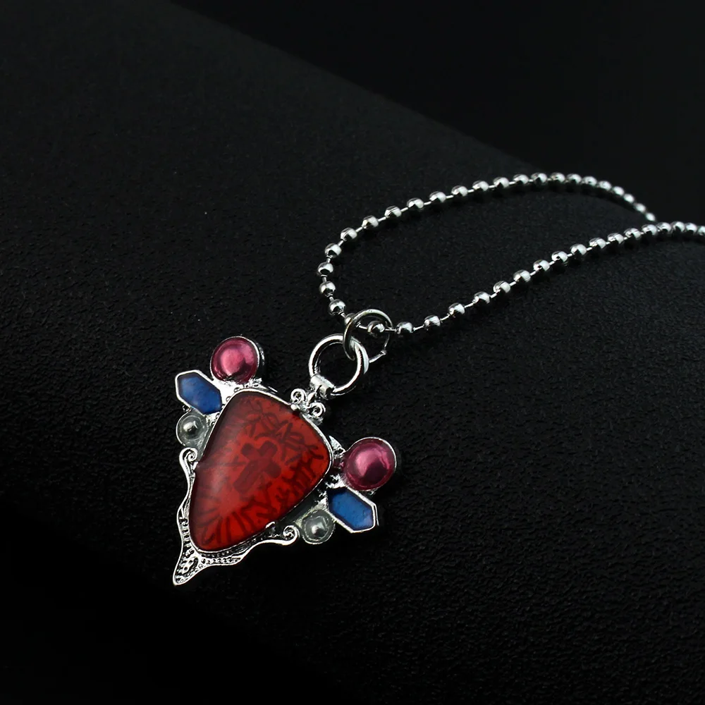 Anime Jojos Jojo Bizarre Adventure Red Crystal Necklace Aja Cosplay Alloy Pendant Jewelry for Fans Gifts Fashion Accessories