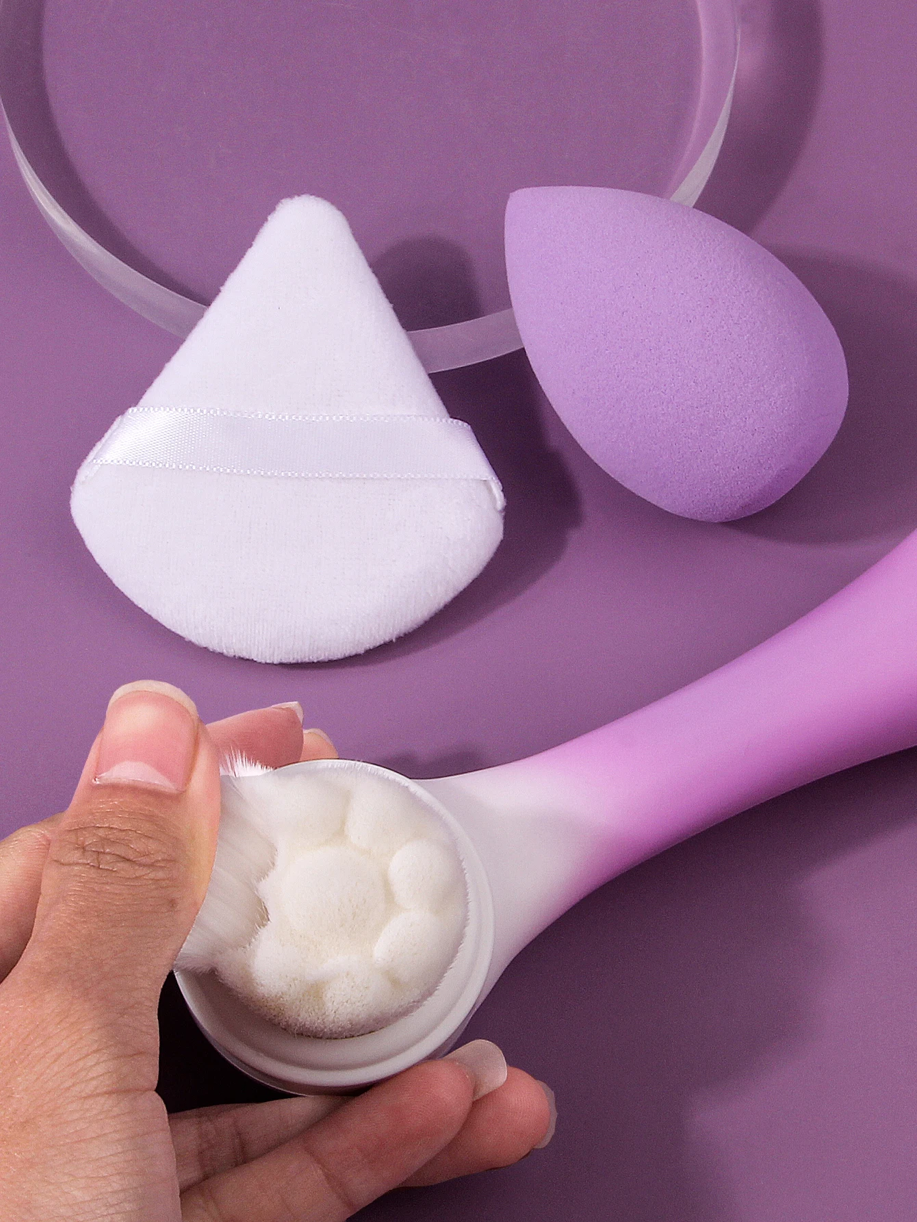 3 قطع من أدوات التجميل المحمولة: فرشاة وجه ناعمة على الوجهين وإسفنجة مكياج الوجه غير المسحوقة على البيض/نفخة مسحوق مثلثة