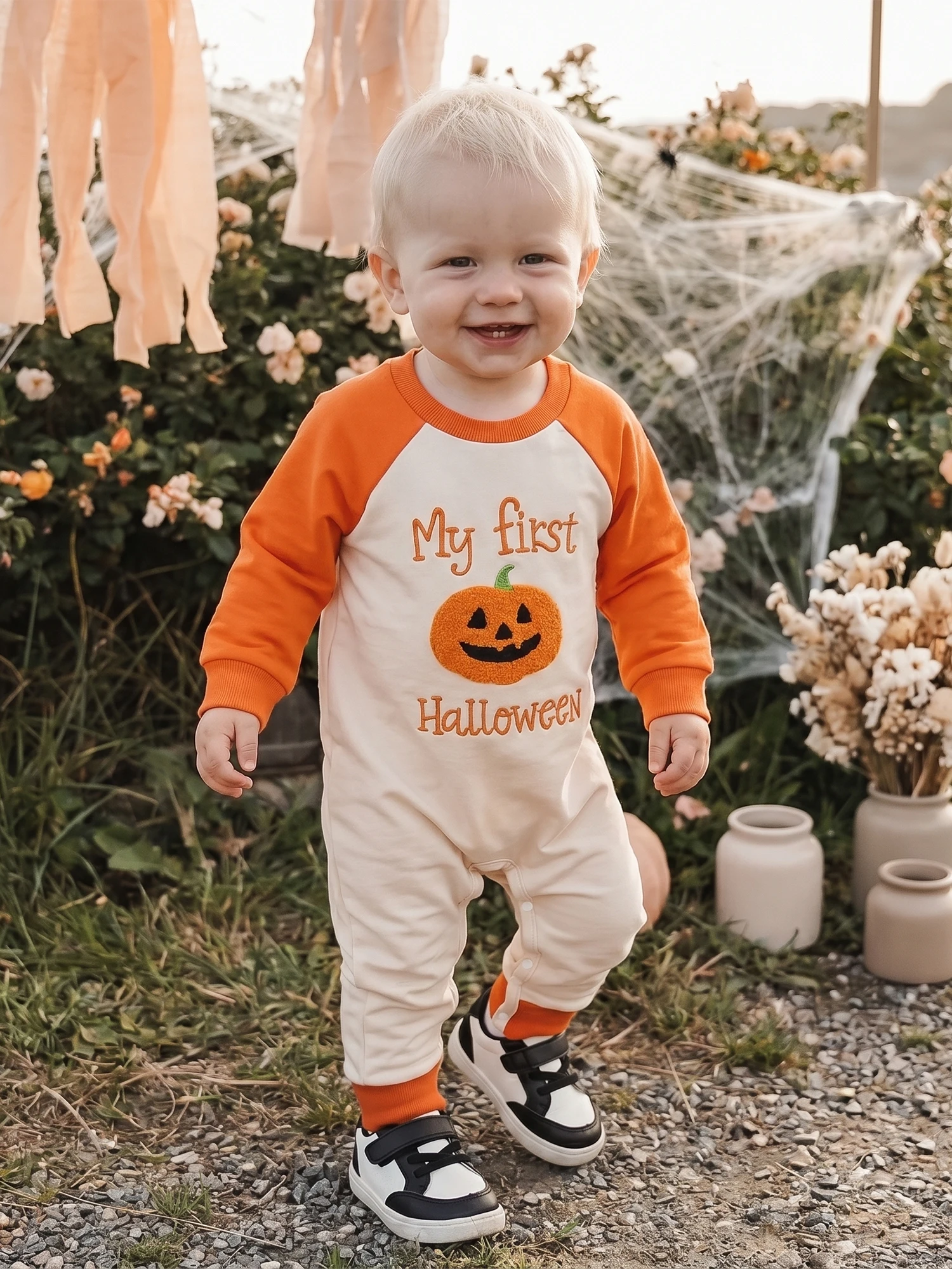 Baby-Halloween-Strampler mit Kürbis-Buchstaben-Stickerei, langer Raglan-Ärmel-Overall, niedliche Herbst-Feiertagskleidung für Kleinkinder, Jungen und Mädchen – Detail 3