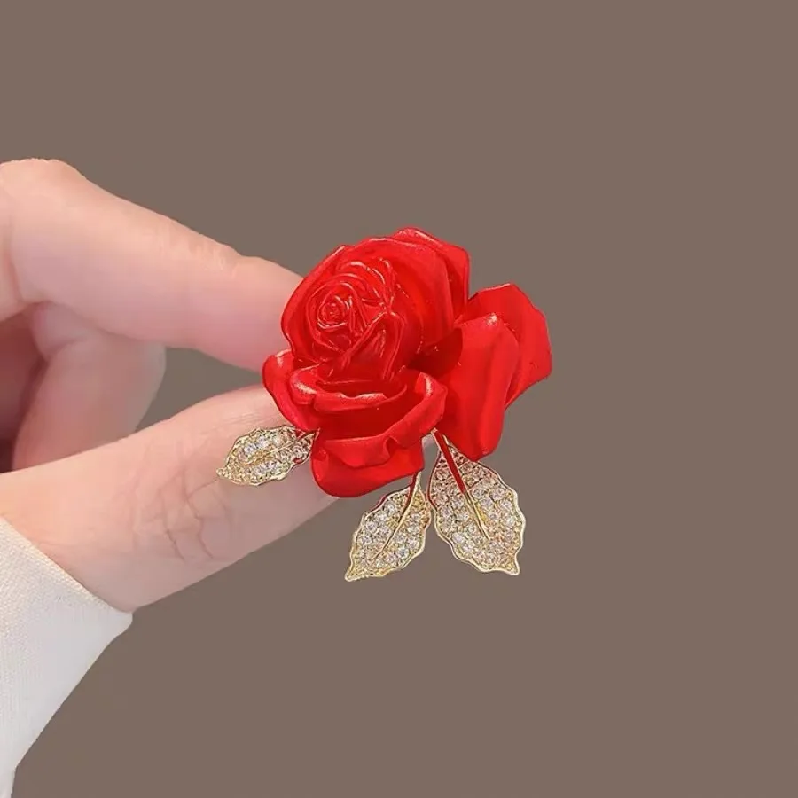 Fashion High-end Red Rose Brooch Pins Exquisite Design Rhinestone Flower Clothing Brooches Suit Accessories Gift for Women Girls