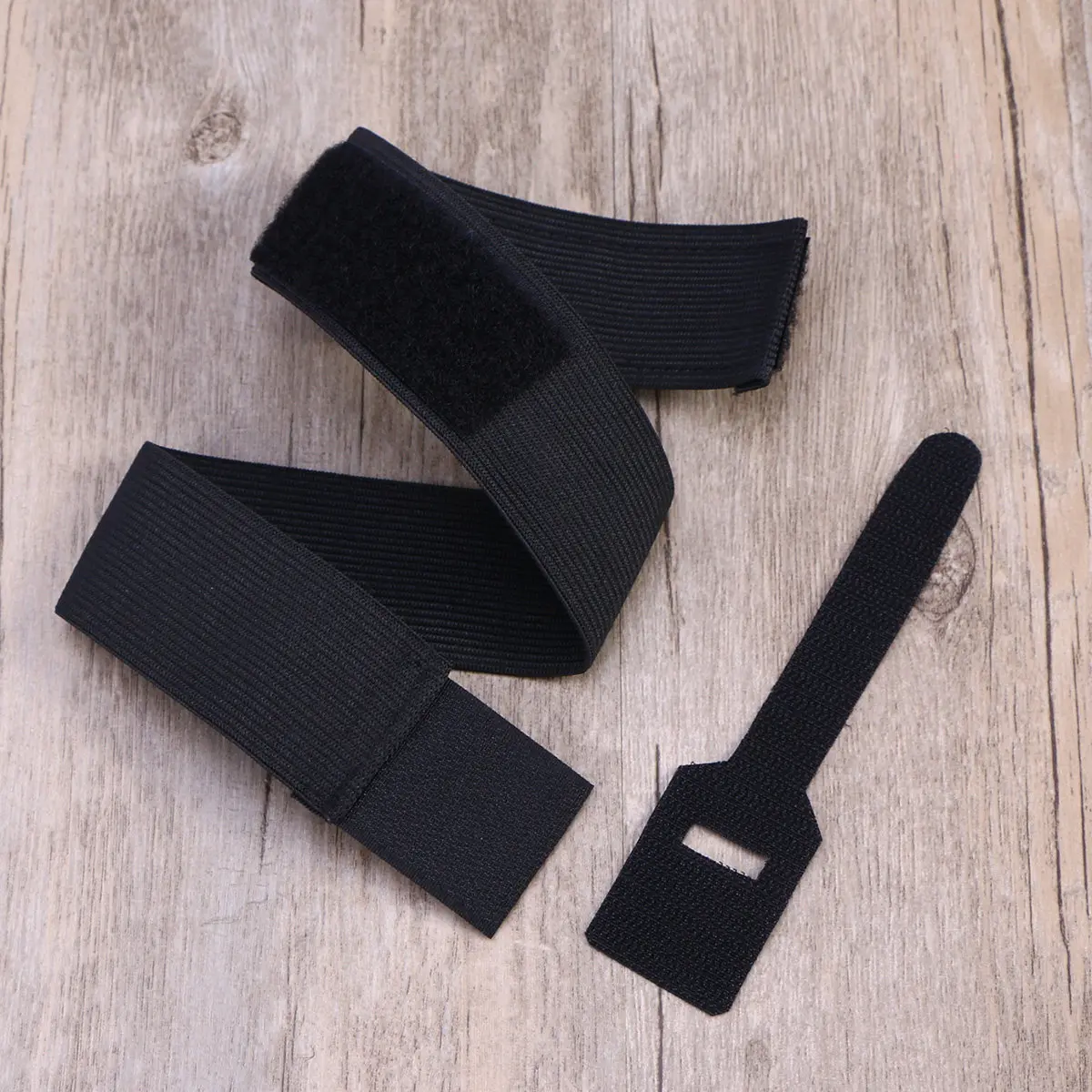 

Black Catheter Leg Strap Hook and Loop Closure Elastic Adjustable Comfortable Wear Stabilizes Patient Movement