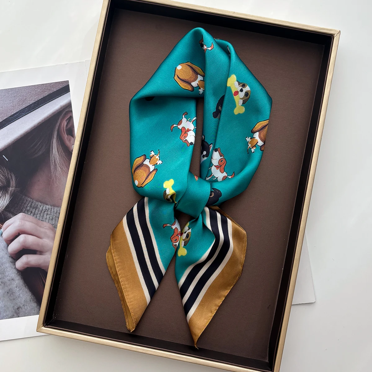 

2026 женский квадратный шарф, шелковый шейный платок с имитацией принта, бандана, платок, женская шаль, шарфы, повязка на голову, галстуки