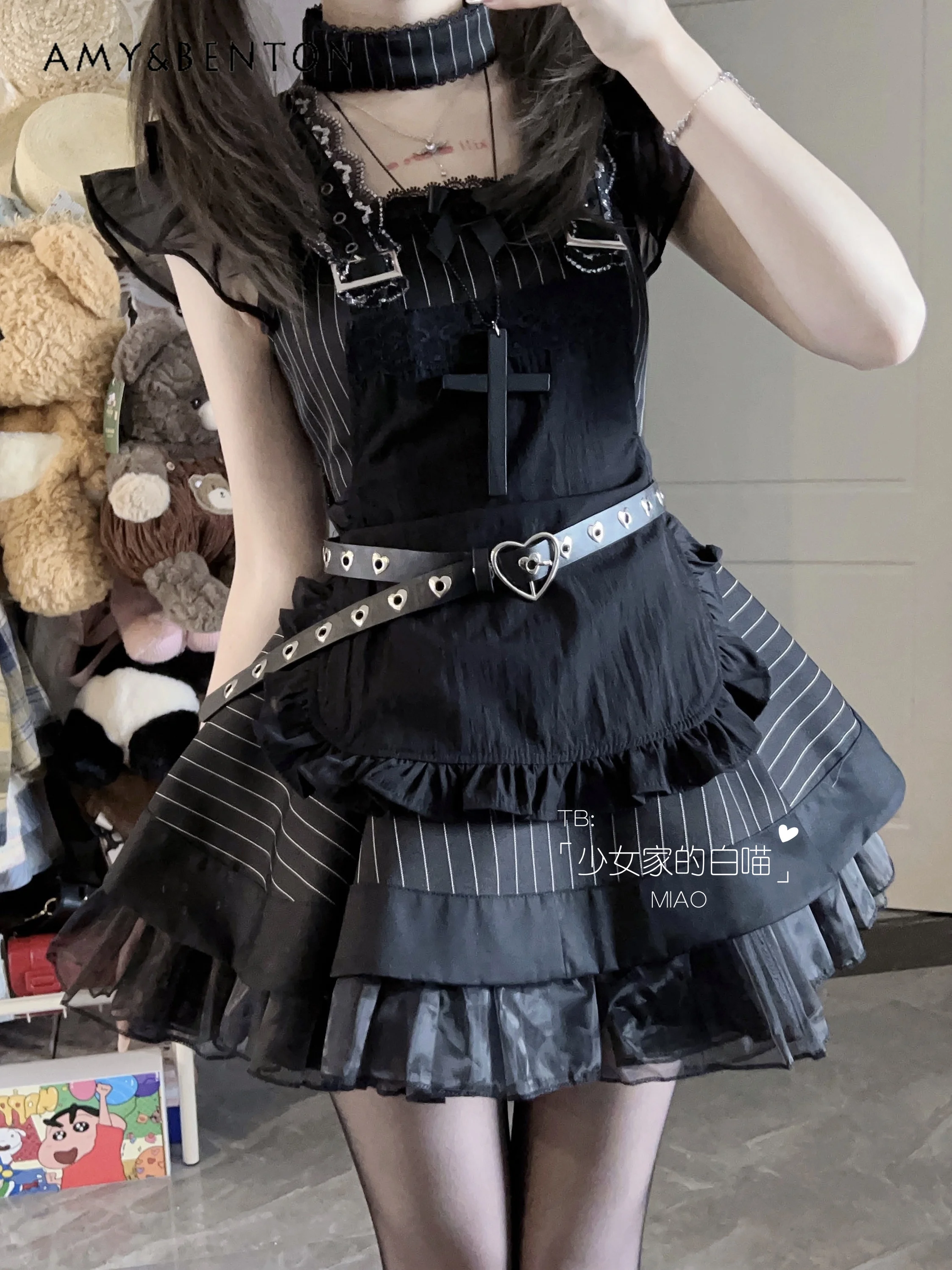 

2025 Summmer New Hot-Selling Subculture Retro Black Maid Costume Cute Black and White Dress Belt Stockings Bustle Set