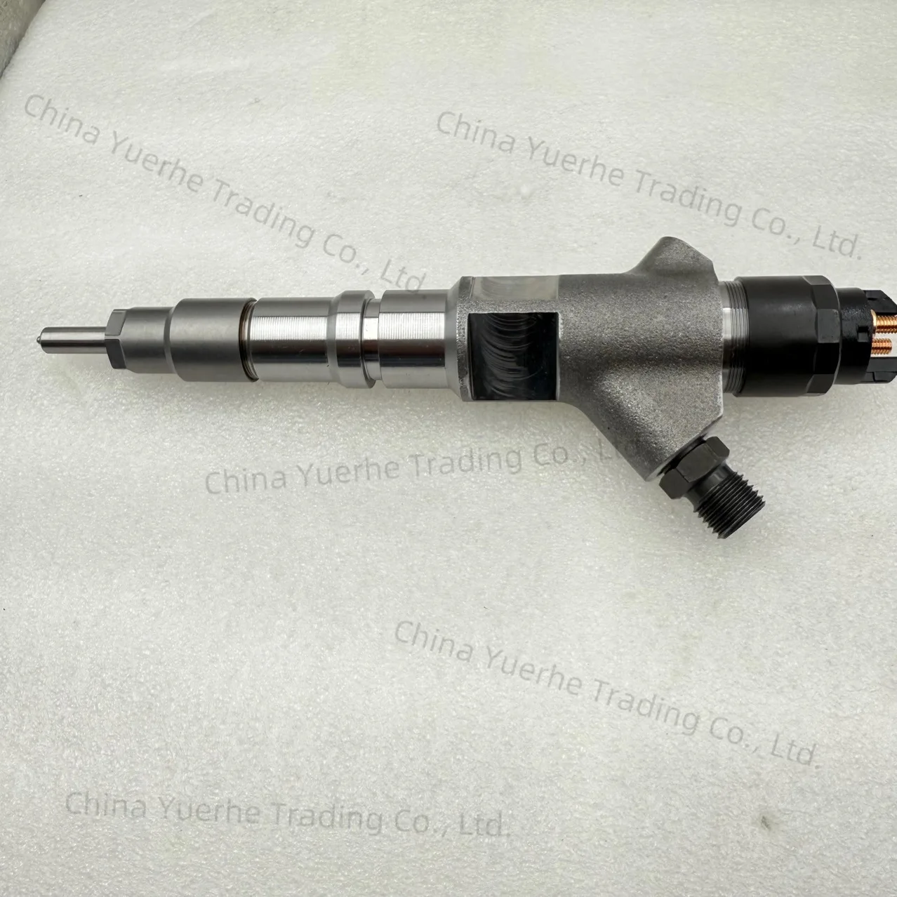 

For trucks 0445120153 New common rail injector assembly 281140961