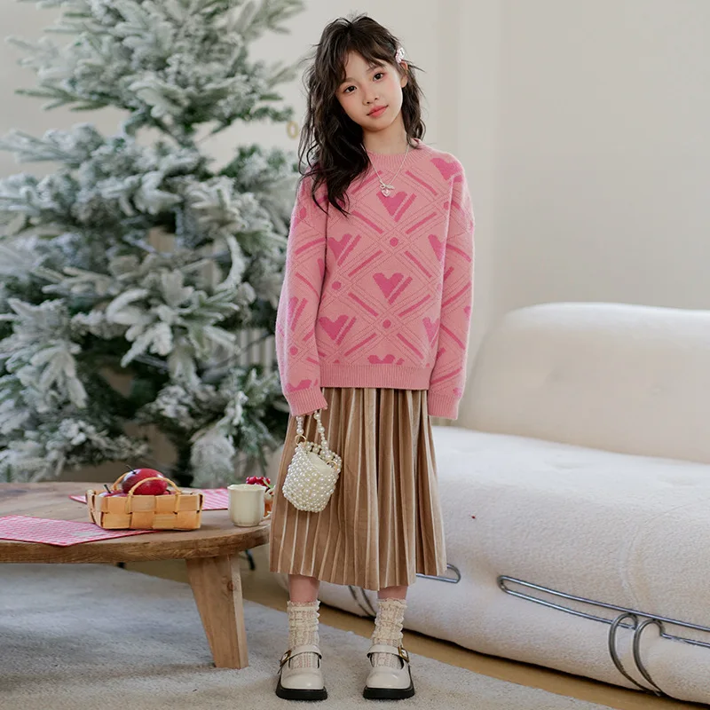 

Autumn Winter Children Girl 2PCS Clothes Set Junior Girl Knitted Pullovers Pink Heart Sweater+Velvet Pleated Skirt Set For Girls