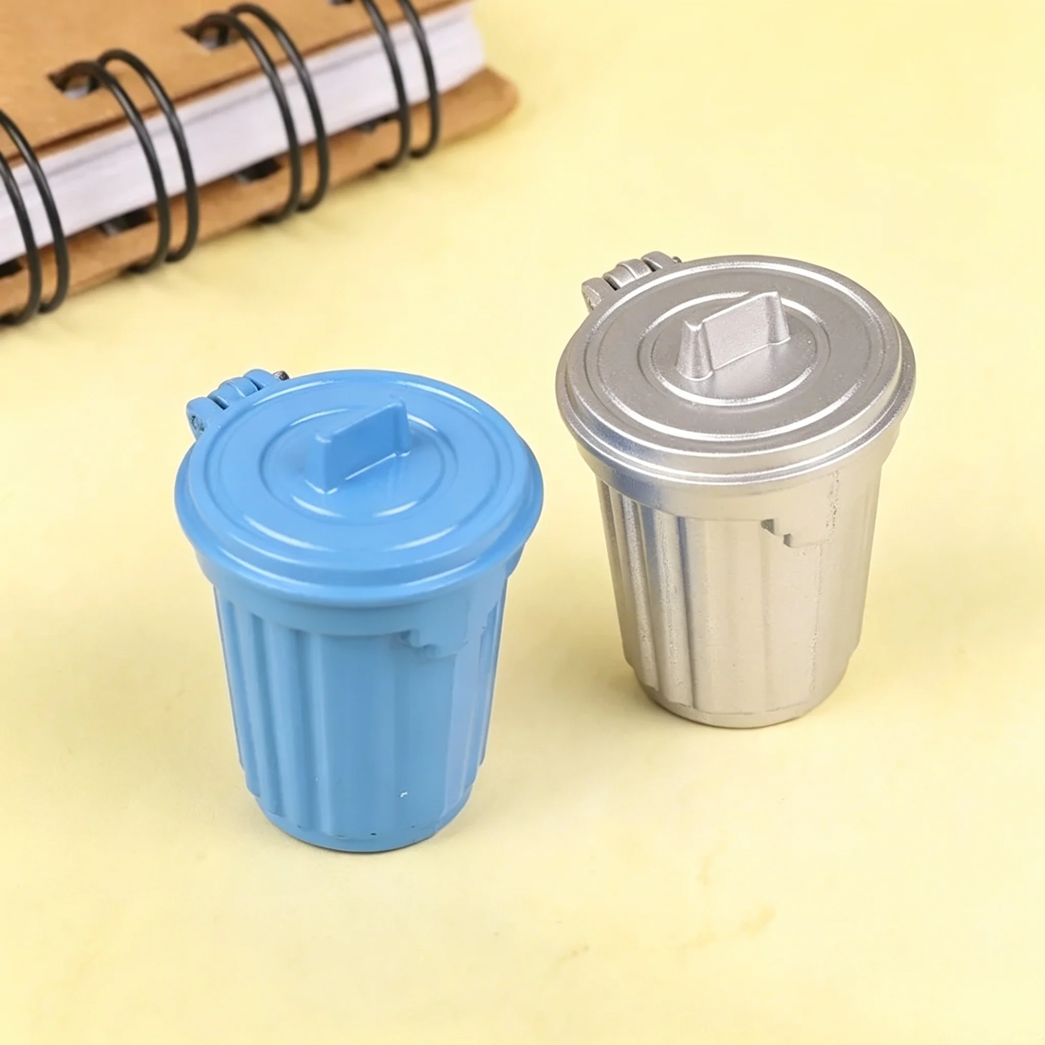 1/12 Scale Mini Flip Cover Trash Can Model, Realistic Waste Bin Figurine, Dollhouse Indoor Scene Decor Accessories