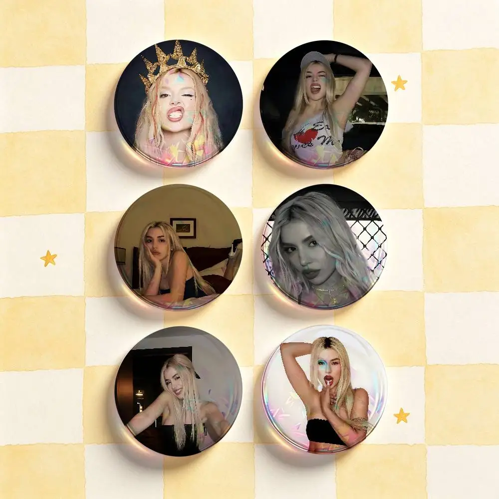 A-Ava Max Badges 25 32 44 58 75 mm Round Customizable Wholesale Fan goods Self-made fan freebies