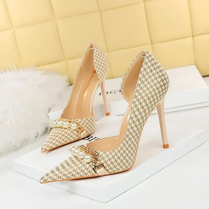 Women 7.5cm/11cm High Heels Comfortable Plaid Pumps Lady Holiday Middle Low Heels Fashion Replica Pearl Scarpins Evening Shoes