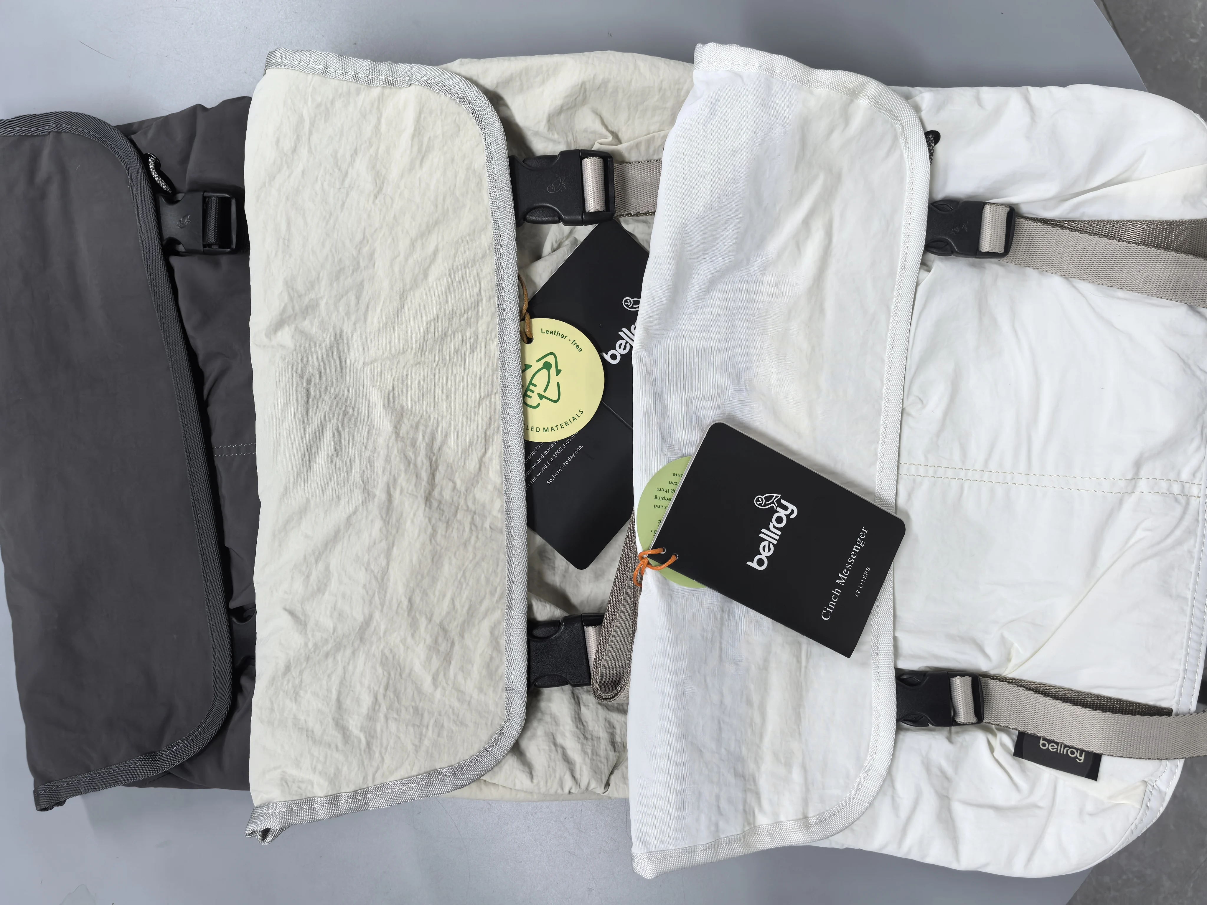 Bellroy Cinch Messenger 12L Water-Resistant Lightweight Crossbody Bag Casual Commuter Shoulder Bag Adjustable Strap Purse