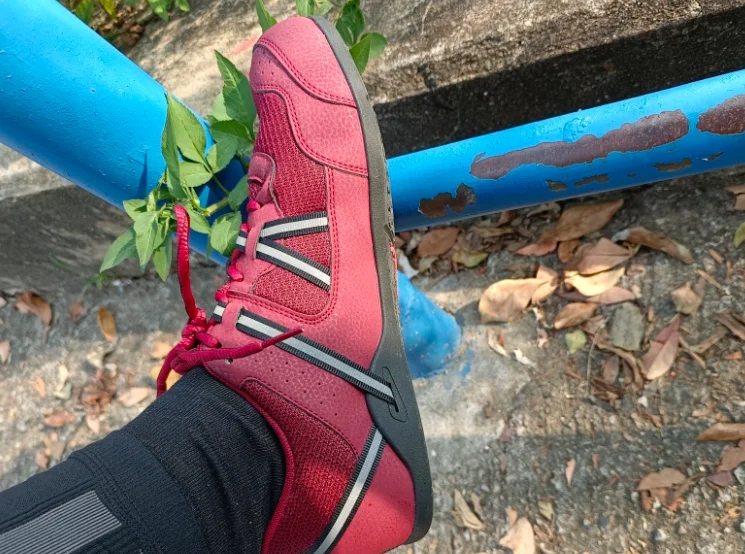 

Мужская спортивная обувь 2024, дышащая толстая подошва, нескользящая сетчатая обувь для бега, легкие удобные мужские теннисные туфли