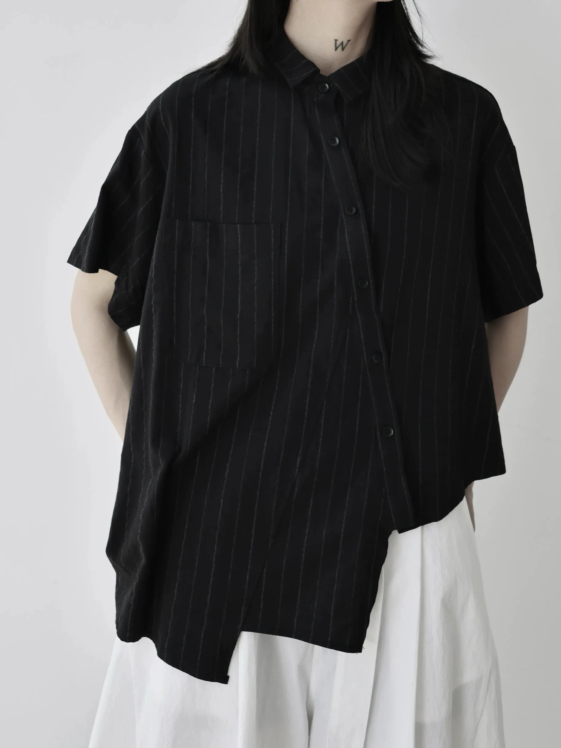 

Dark Style Irregular Stripes Short Sleeve Women's Shirt Summer Thin Shirt Design Sensibility Small Audience Commute Style Loo...