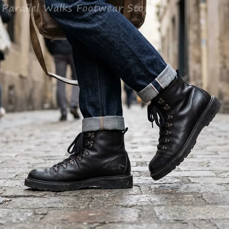 Botas de senderismo retro para hombre, con suela gruesa y diseño de tacos, con cordones y anilla en forma de D, botines con cordones en color rojo contrastante, ideales para actividades al aire libre, montaña, trabajo, uso militar y uso casual.