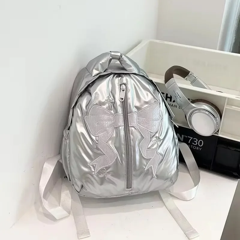 Mochila feminina de nylon monocromático com zíper, bolsa simples de deslocamento, elegante e moderna, venda quente, nova e casual, 2024