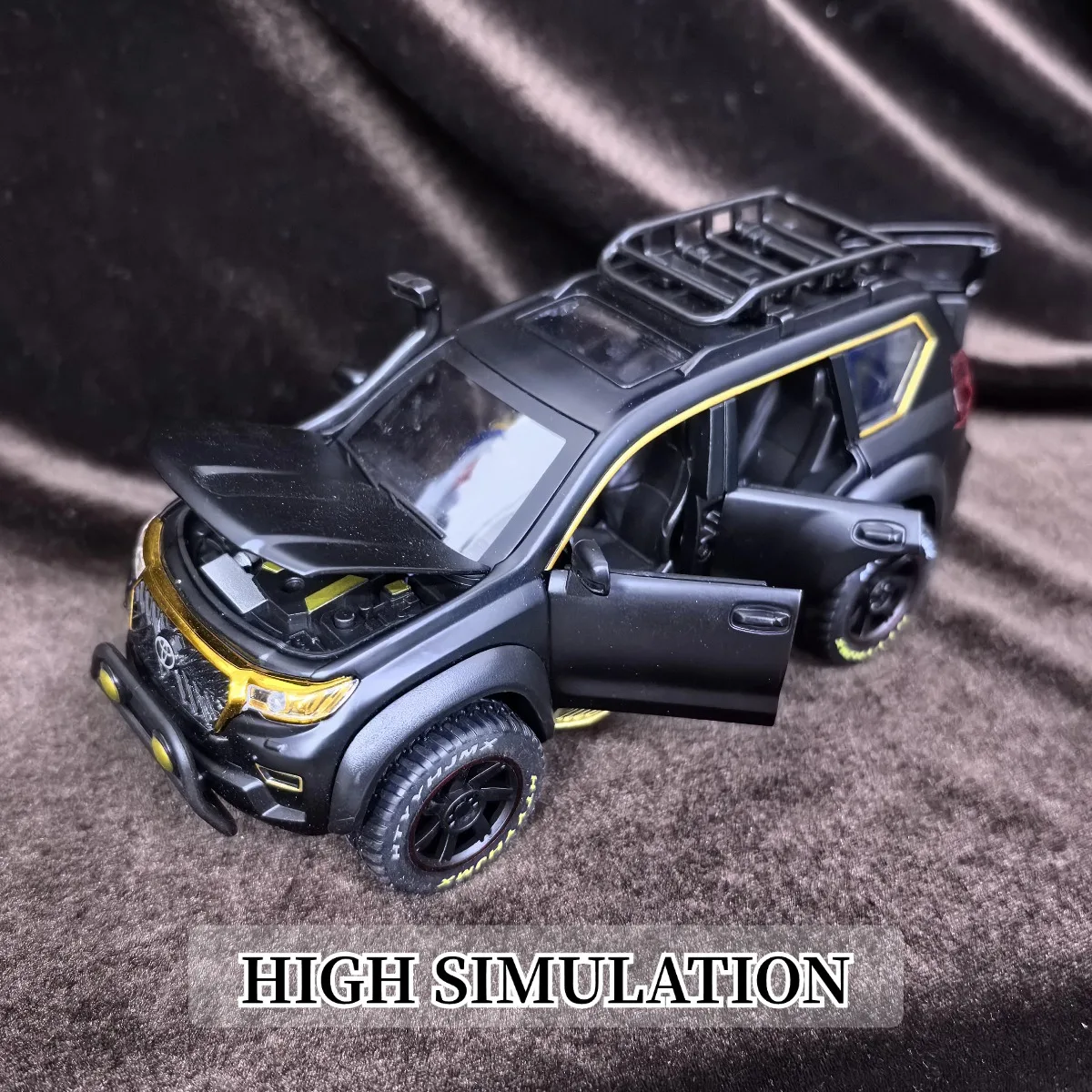 نموذج سيارة تويوتا برادو SUV محدود بمقياس 1:24، لعبة هدية عيد الميلاد للأطفال من السيارة الفاخرة المصغرة