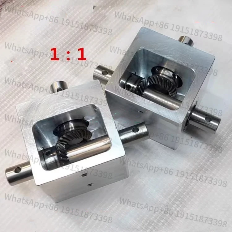 

Small spiral bevel gear corner, speed ratio 1:1, shaft diameter 12 mm, 90 degree right angle transmission, reversing gearbox