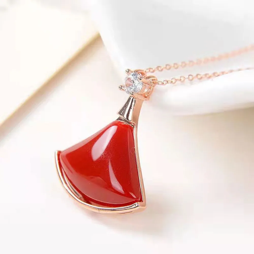 

Natural quartz crystal organic gem fan-shaped red skirt pendant Fashion lady necklace Decorative beauty 14K necklace