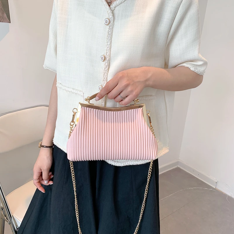 New Ladies High Quality Evening Bag Metal Chain Bag Messenger Bag Fashion Solid Color Leather Shoulder Bag Casual Lock Handbag