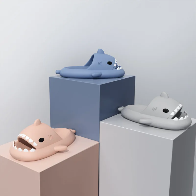 الصيف النساء سميكة سوليد القرش النعال الرجال الحمام لطيف الكرتون عدم الانزلاق الشرائح الإناث في الهواء الطلق جميل بلون إيفا الصنادل