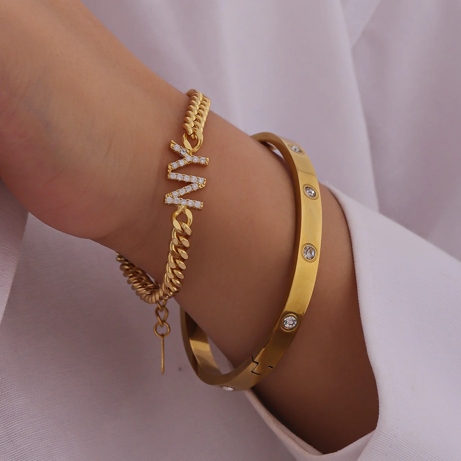 Set di braccialetti con lettere in zirconi personalizzati Bracciale con diamanti impilabili a doppio strato Catena cubana Regalo di Natale in oro 18 carati Tendenza 2025 per lei