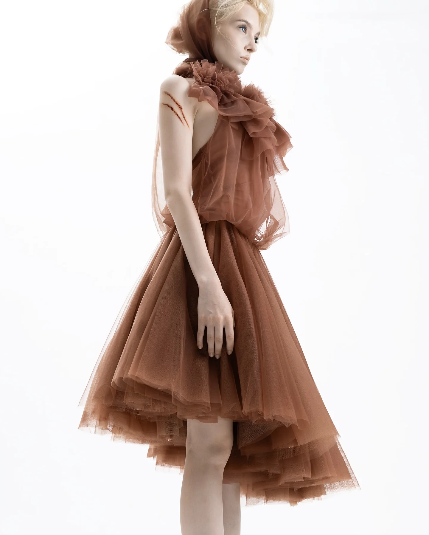 Elegante marrom de malha de gola alta vestidos de baile chique sem mangas chiffon midi vestido de festa inchado em camadas tule floral vestido de festa linha a