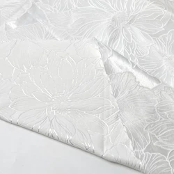 Tessuto Jacquard goffrato a flusso bianco sporco di cotone per materiale da cucito di Design tessuto per abiti da sposa 155cm venduto al metro