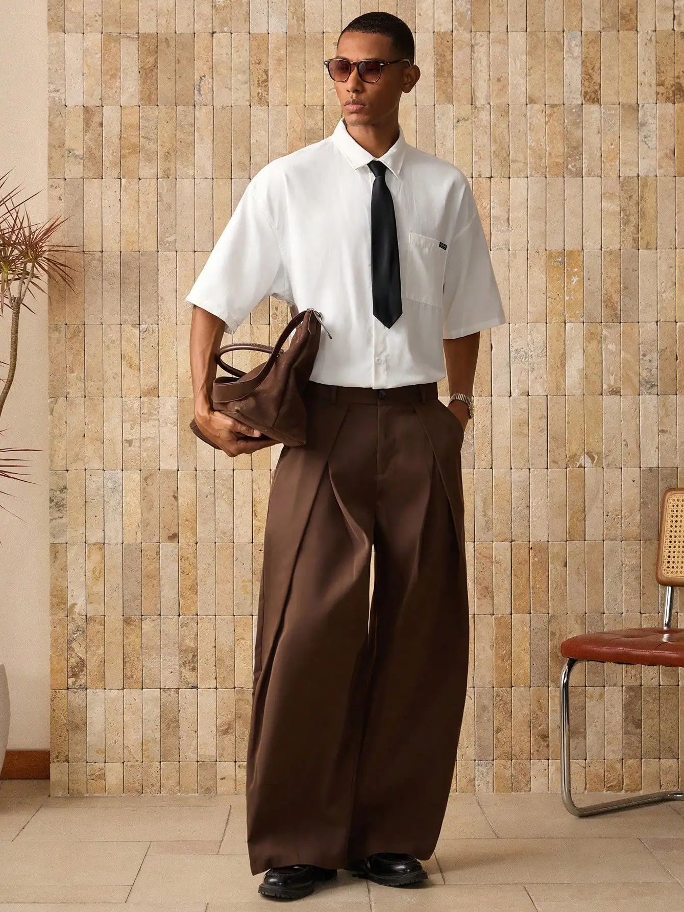 

Men's White Short Sleeve Woven Button-Up Shirt with Black Necktie, Loose Fit Casual Workwear