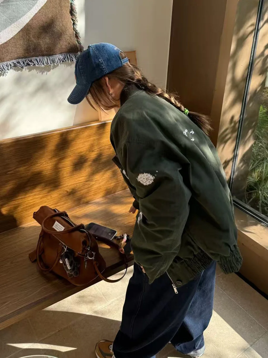 

JGGU Crystal Label DTA2025 Winter New Arrival Quilted Jaet Embroidered Design Warm Long Sve Coat for Women