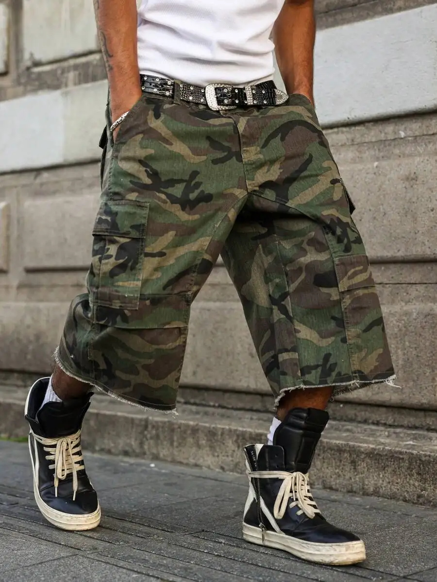 Mens Camouflage Cargo Shorts With Frayed Hem Loose Fit Casual Streetwear