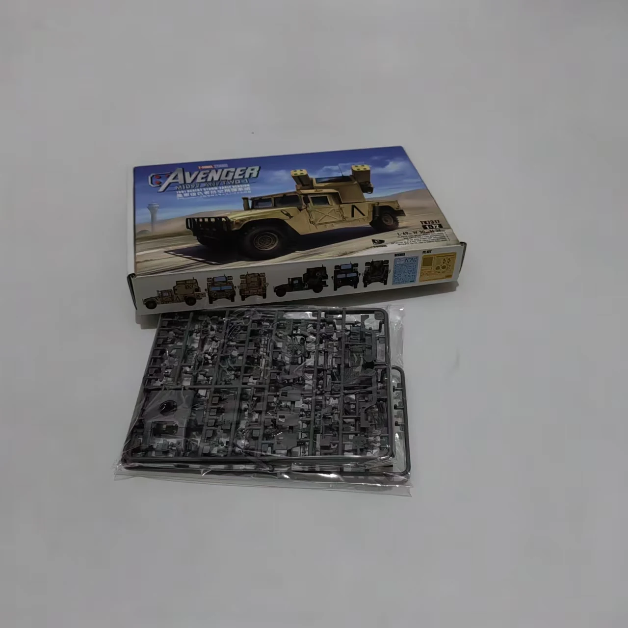 

U.S.Avenger AN/TWQ-1 1991 Desert Storm Special Rarly Version T-Model TK7317 1/72 Assembly Model Kit