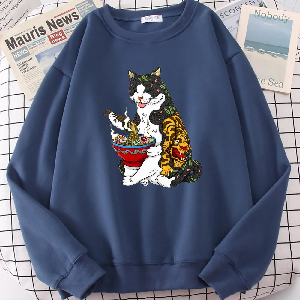 Cat With Tiger Tattoo Eating Ramen Noodles Sweater Trendy O-Neck Clothing Autumn Warm Streetwear Casual Harajuku Women Pullovers