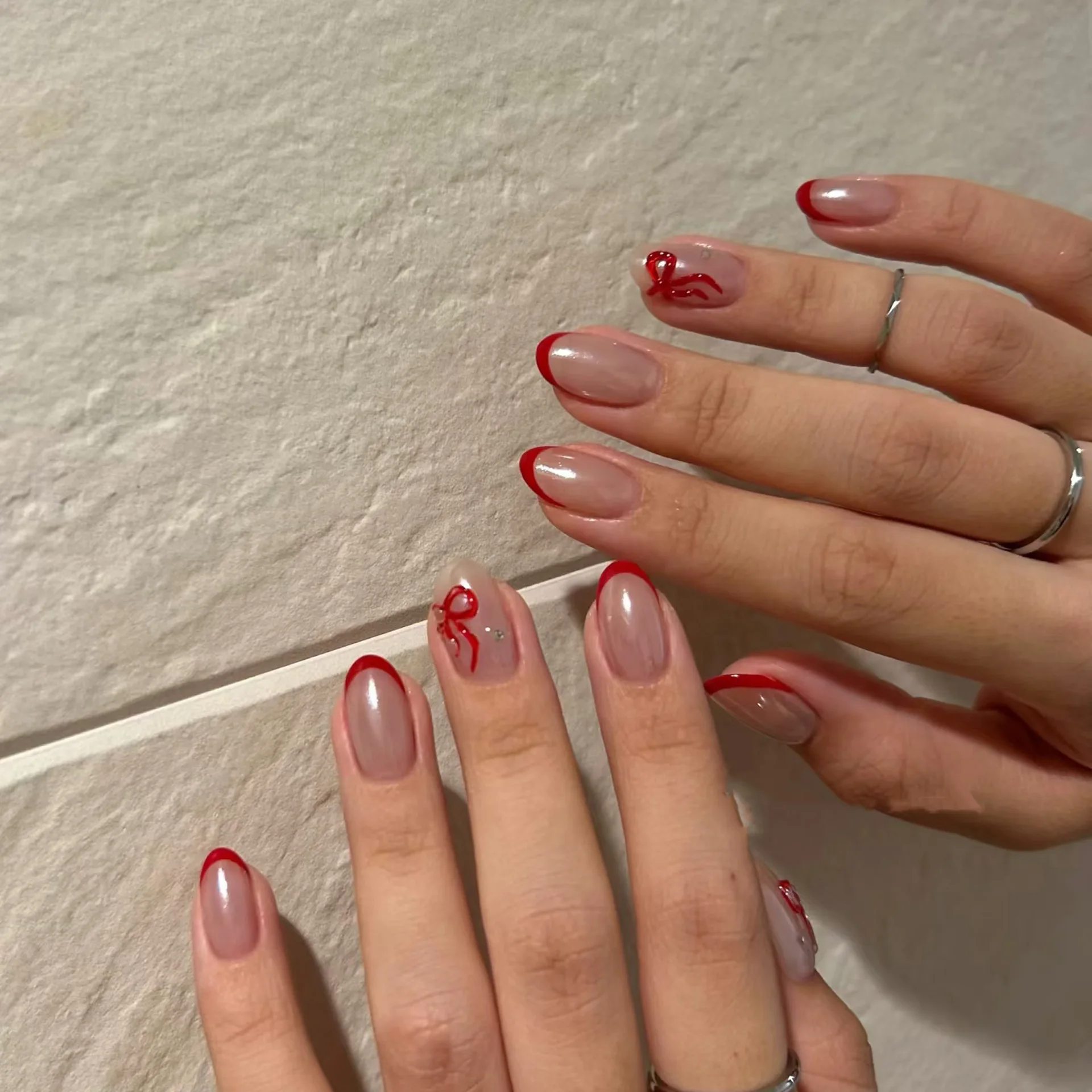 

10pcs Handmade French Short Oval Press On Nails Red Hand-Painted Bow Design Sweet Cute Fake Nails Wearable Nails Art Tips Girls