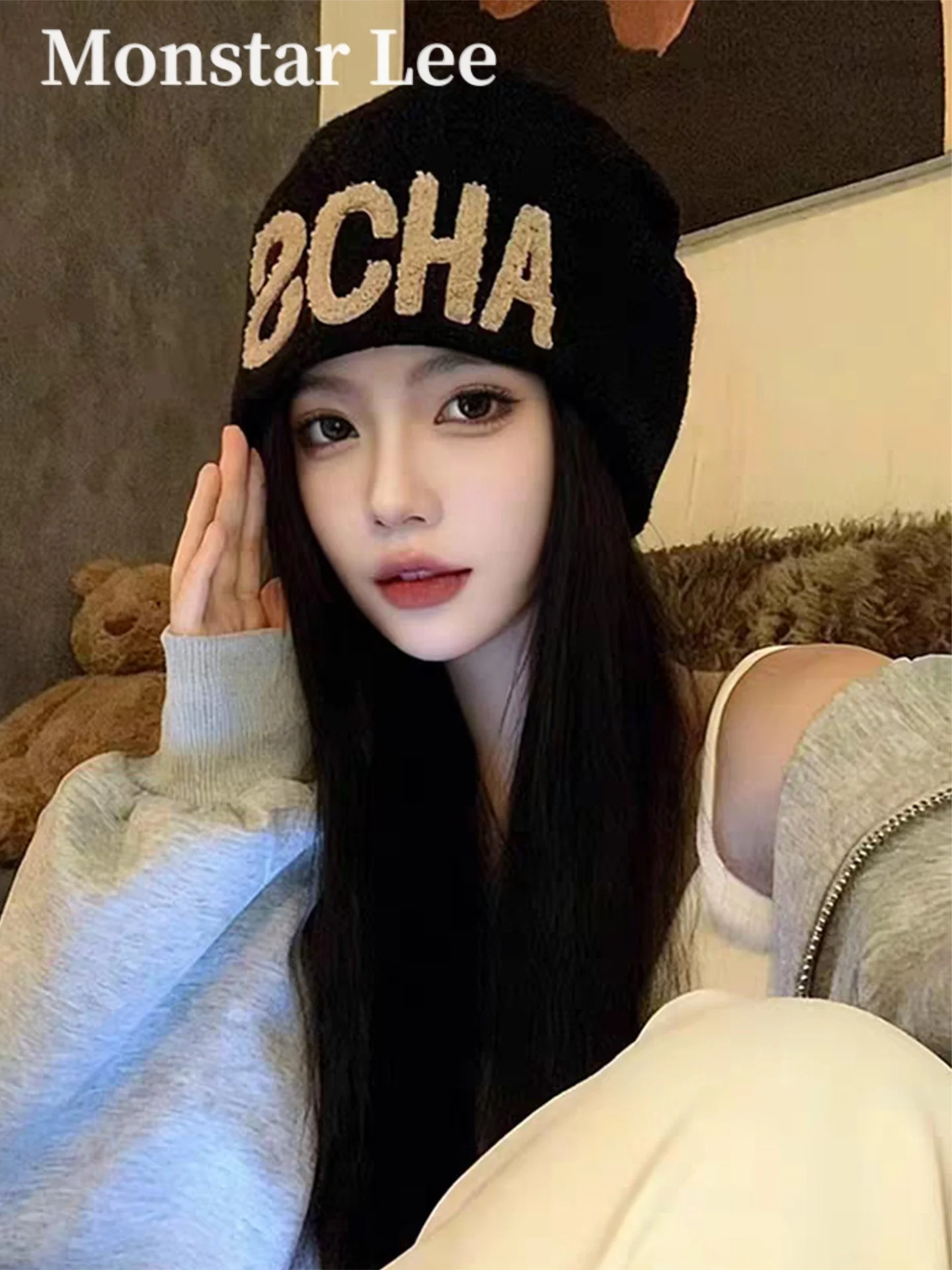 warm-knitted-ear-protection-hat-women's-fashionable-winter-trend-face-slimming-thickened-non-folding-round-top-cap-monstar