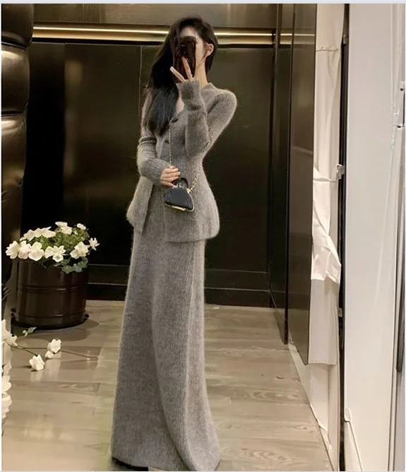 Two Piece/single piece  Retro Slim Fit Long Sleeved Knitted Sweater+High-end Minimalist Half Body Long Skirt  Women