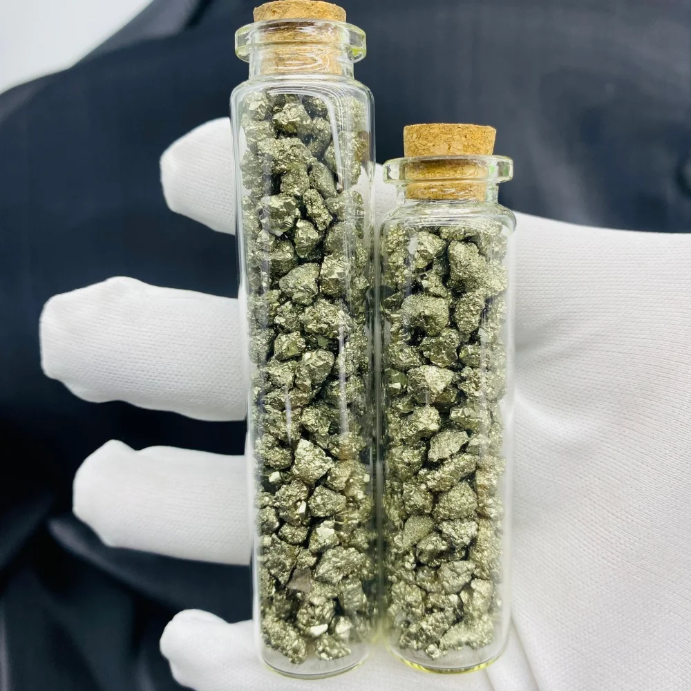 جزيئات البيريت الطبيعية حقيقية معدنية ذهبية 2-5 مللي متر حجر البيريت النادر غير المنتظم في زجاجة لصنع المجوهرات وجمع الصخور