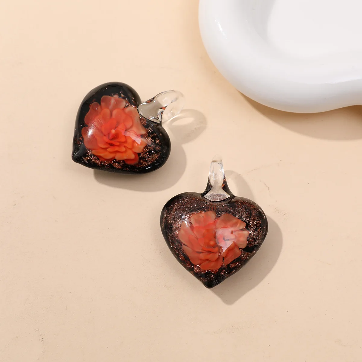 جديد اليدوية مورانو Lampwork الزجاج الأسود مصفوفة زهرة القلب قلادة النساء لصنع المجوهرات قلادة 42*33 مللي متر #3