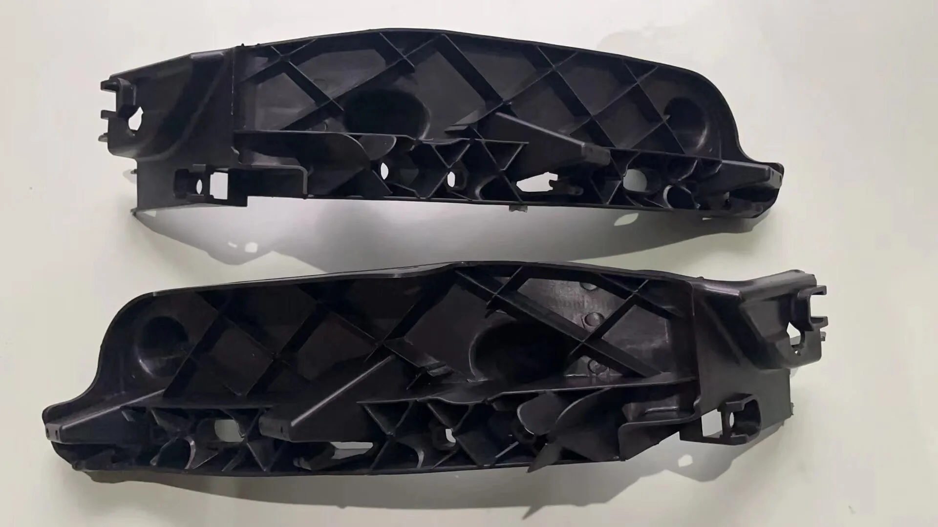 

1PC Left/right 68533282AA 68533283AA 2021-2022 for Dodge Durango Headlight Bracket Accessories Replacement Headlight Bracket New