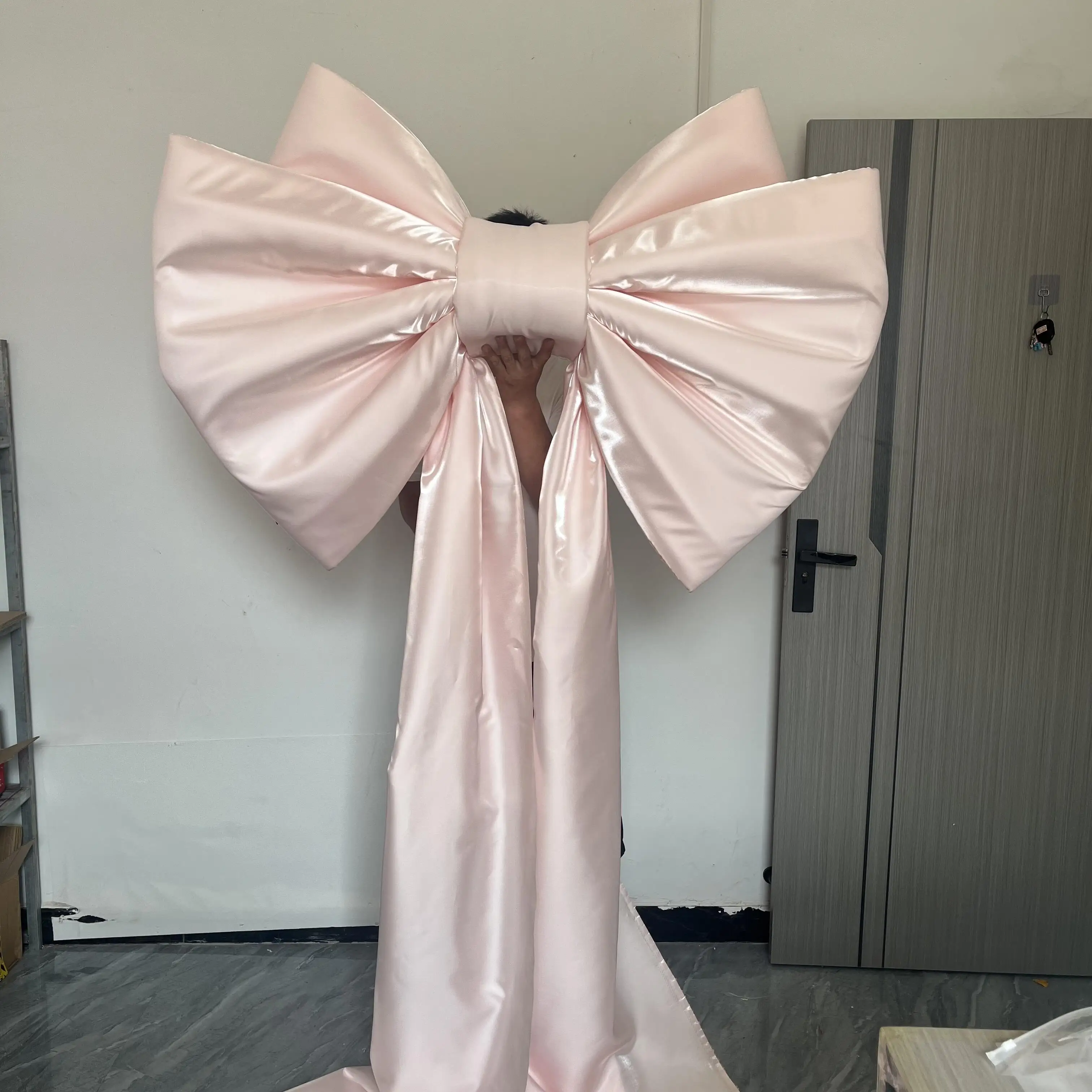 كبير لامعة قماش التفتا القوس الفن تركيب المتضخم الشريط الديكور لعرض حفل الزفاف التجارية #6