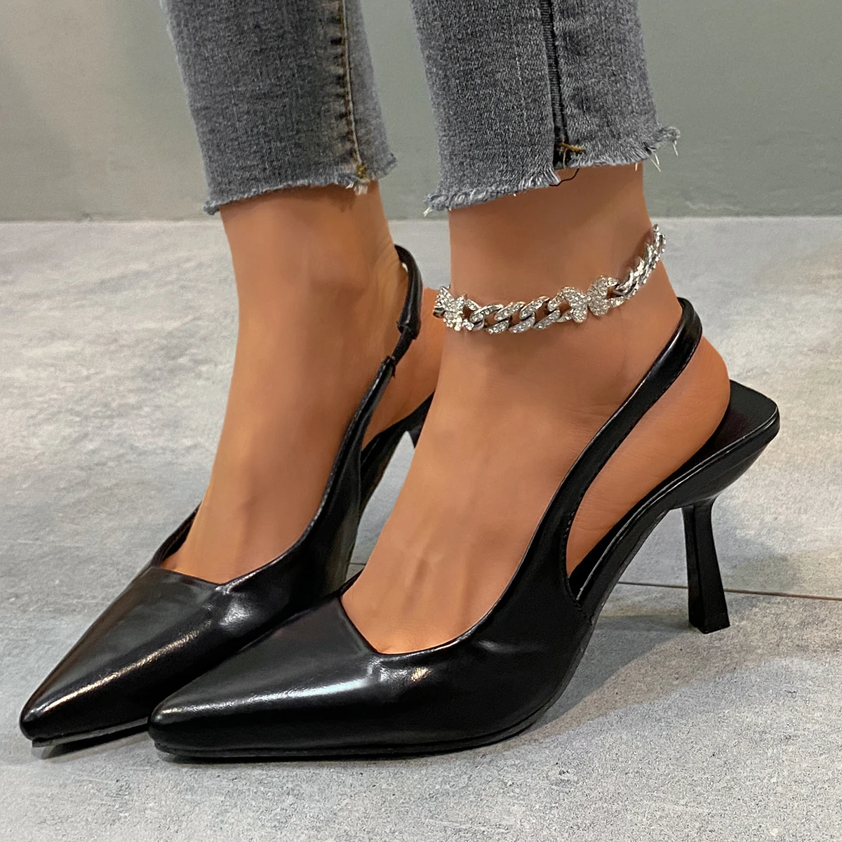 

Women's Summer New Fashion Sexy Pointed Toe Simple Solid Color High Heels Leather Outdoor Casual Party Dress Women's Sandals