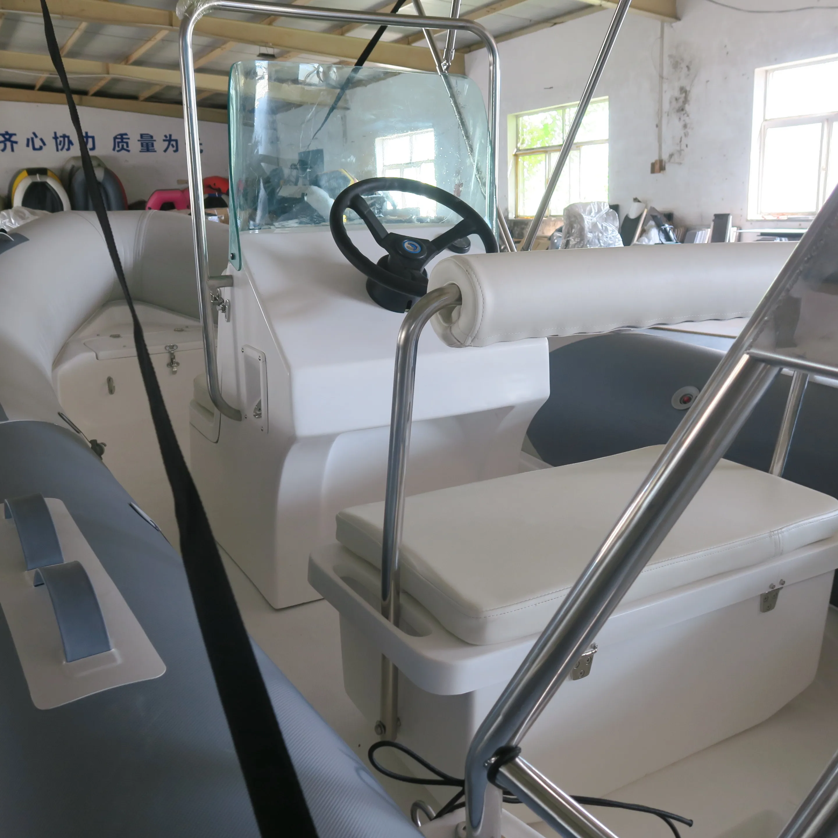 China Luxury RIB 430 480cm Hypalon PVC Fishing Rigid Inflatable Sport Rib Boat Rescue Boat With Centre Console