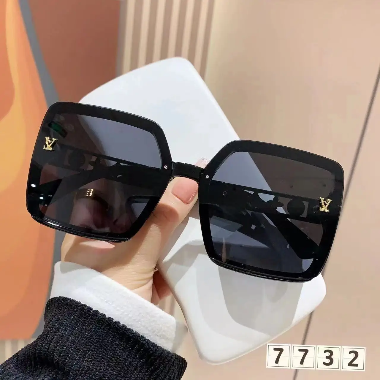 

Дизайнерские поляризационные солнцезащитные очки Высокое качество Модные модные солнцезащитные очки с защитой UV400 Универсальные роскошные очки унисекс Премиум Классический стиль