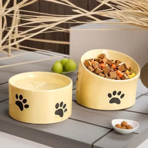 

Керамическая наклонная приподнятая миска для кошек с высокой ножкой и угловым ободком, нескользящая тарелка для кормления кошек, котят, домашний стол в подарок