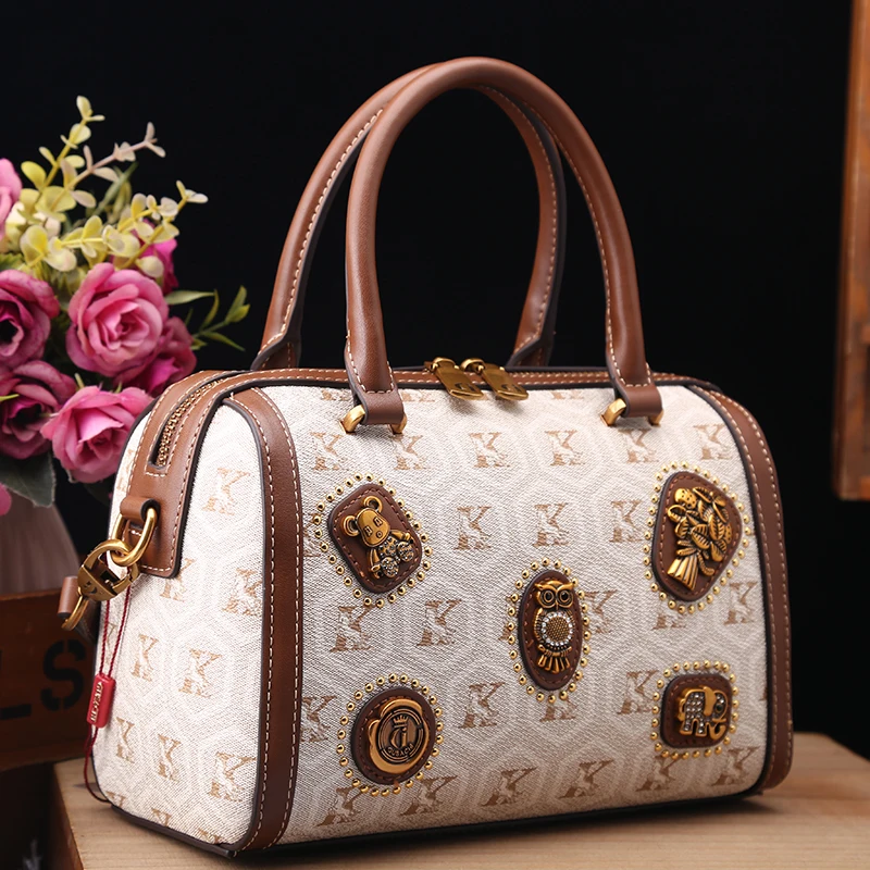 

Luxury and Vintage Shoulder Boston Bag with Classic Printing and Sequined Decoration 2Women's New Fashion and Popular Pillow Bag
