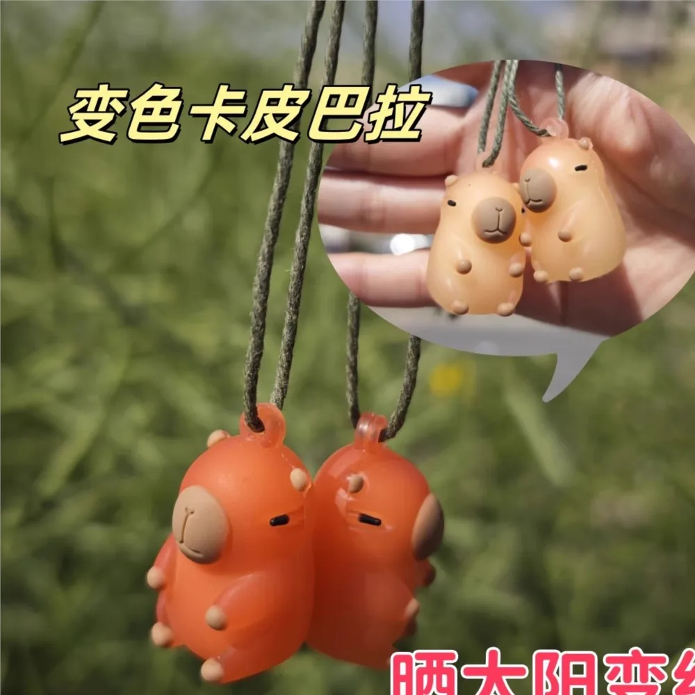 1 pçs mudança de cor carro assado kapibara pingente carro uv espelho retrovisor capivara pendurado decoração brinquedo decorações do carro crianças brinquedos