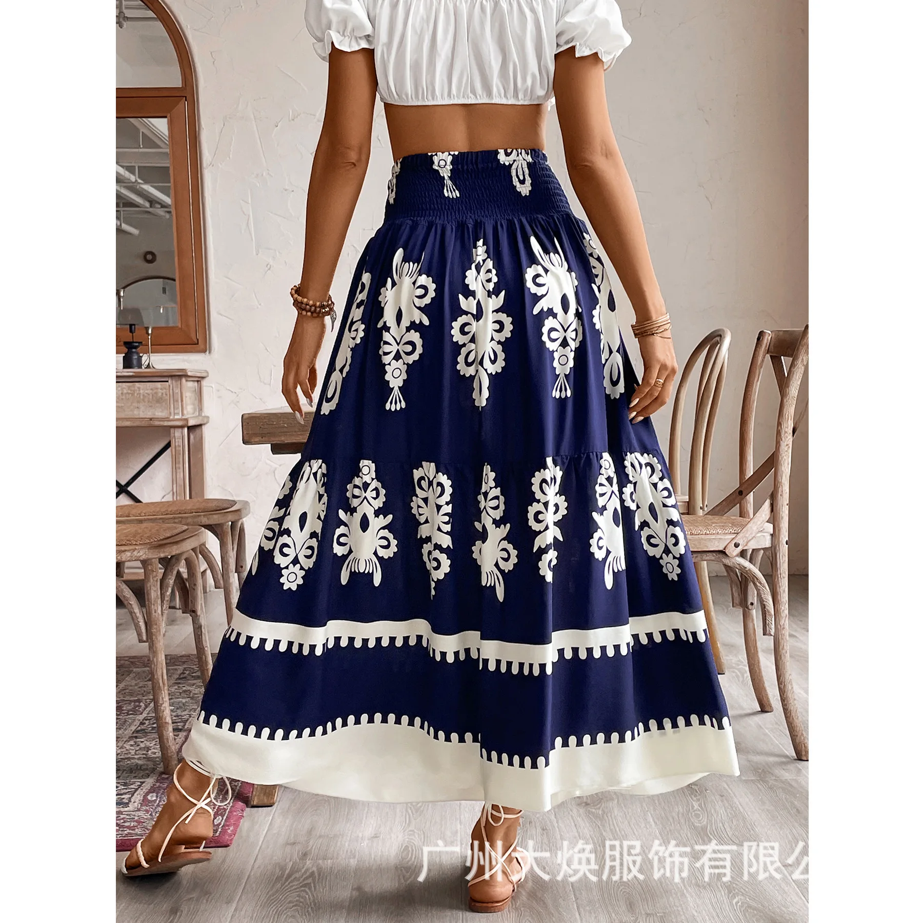 Ladies' fashionable casual commuting versatile ethnic style positioning printed waist and head hugging skirt